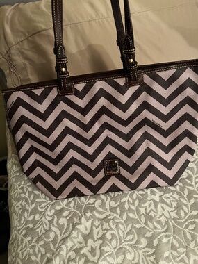 Dooney&Bourke Brown Shoulder Bag